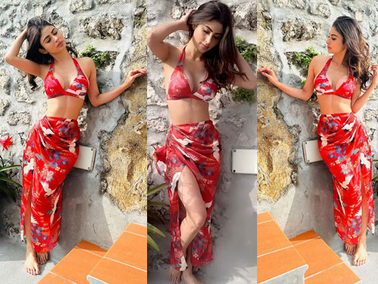 Mesmerising Poses Of Mouni Roy